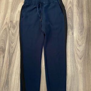 Lululemon on the fly striped size 8